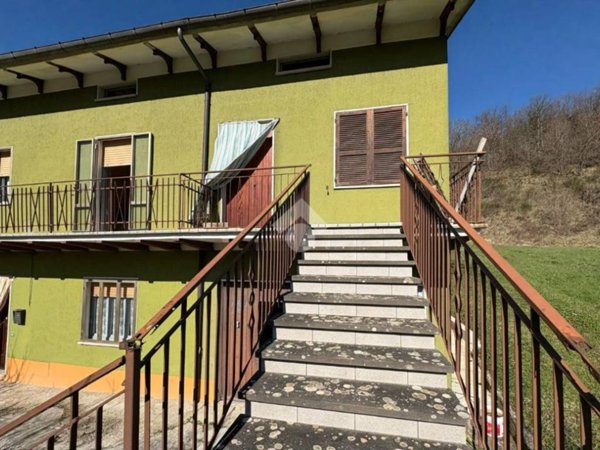 casa semindipendente in vendita a Cantiano in zona Balbano