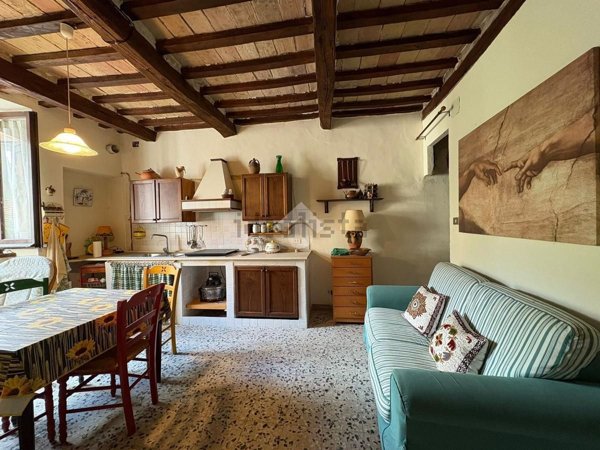 appartamento in vendita a Cantiano in zona Palazzo