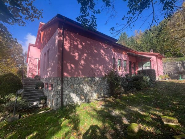 casa indipendente in vendita a Cantiano in zona Pontedazzo