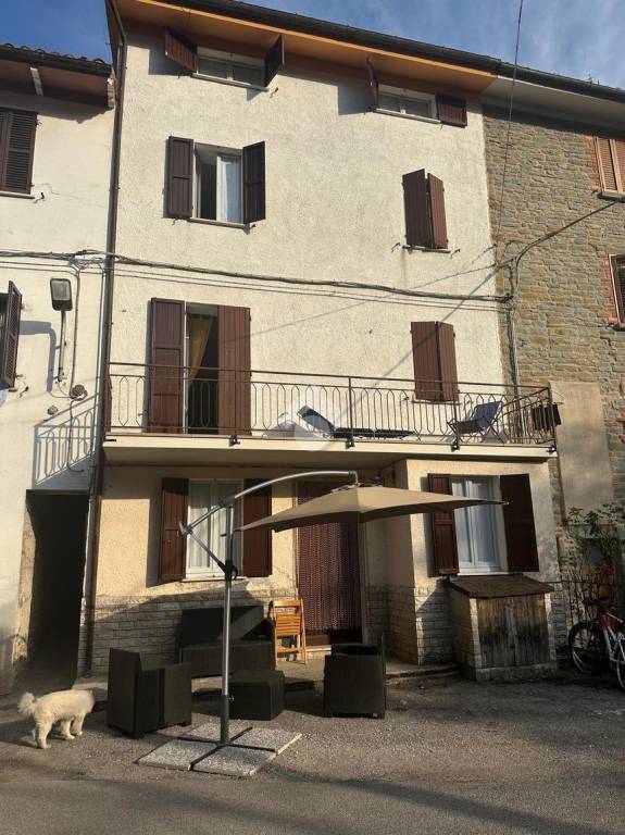 appartamento in vendita a Cantiano in zona Tranquillo
