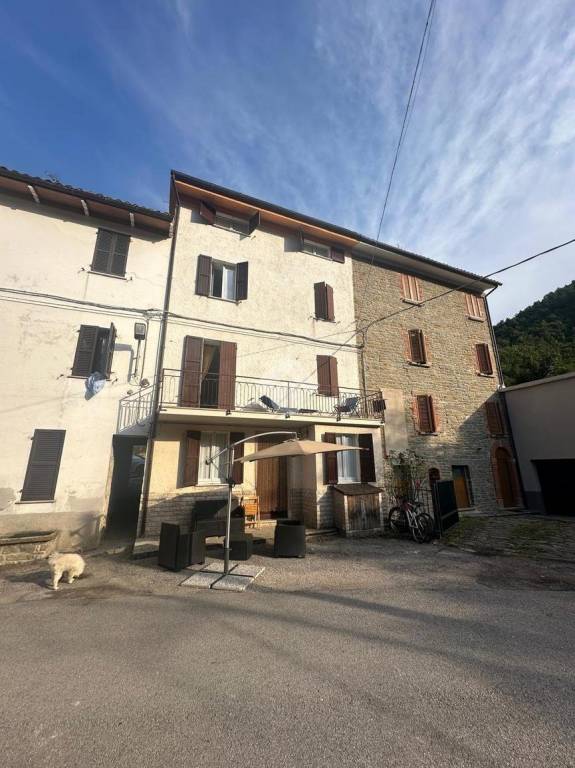 appartamento in vendita a Cantiano in zona Tranquillo