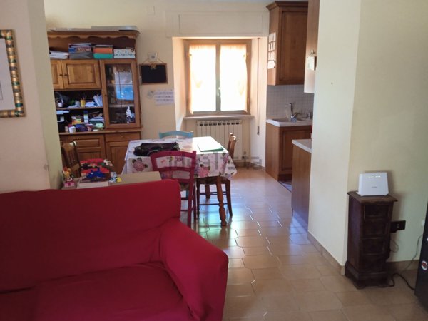 casa indipendente in vendita a Cantiano in zona Chiaserna