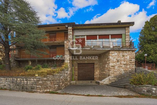 casa indipendente in vendita a Cantiano