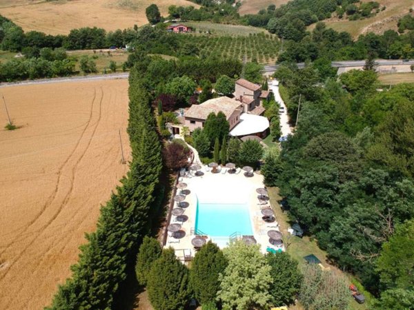 casa indipendente in vendita a Cantiano