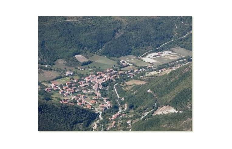 appartamento in vendita a Cantiano in zona Chiaserna