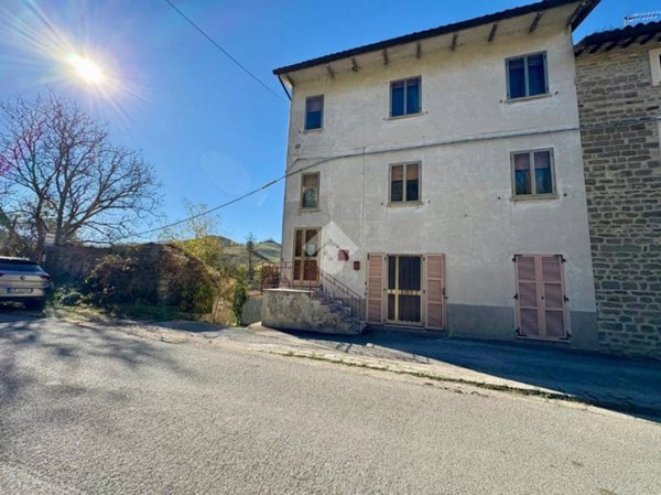 appartamento in vendita a Cantiano in zona San Rocco