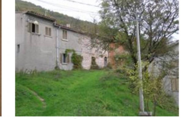 appartamento in vendita a Cantiano in zona Palcano