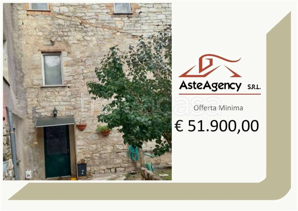 casa indipendente in vendita a Cantiano in zona Chiaserna