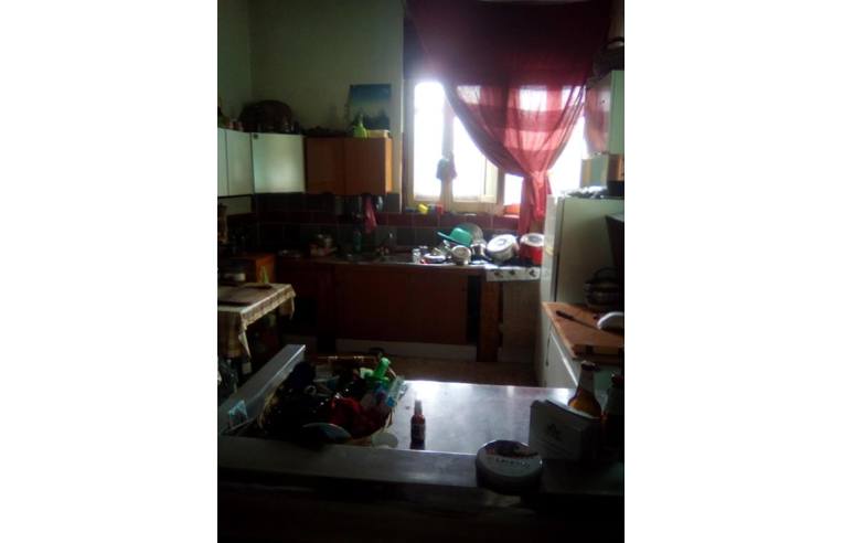 casa indipendente in vendita a Cantiano