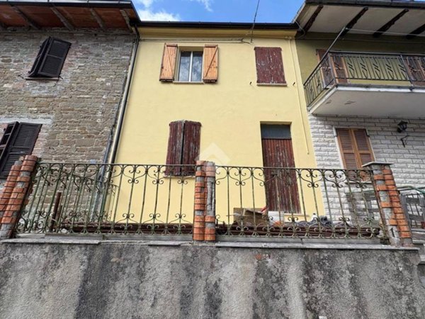 casa semindipendente in vendita a Cantiano in zona Pontericciòli