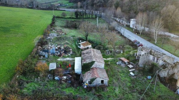 casa indipendente in vendita a Cantiano in zona Chiaserna