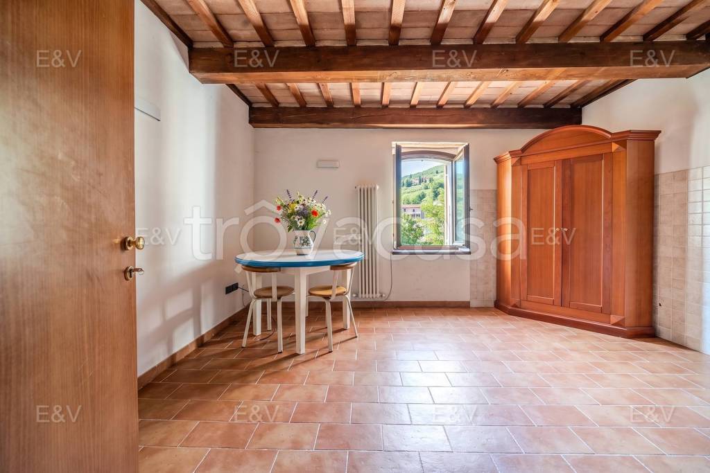 casa indipendente in vendita a Cantiano