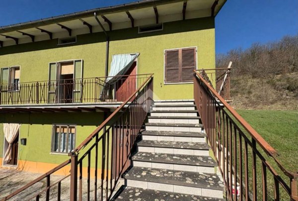 casa indipendente in vendita a Cantiano in zona Balbano