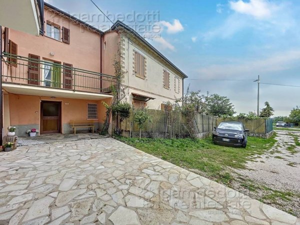 appartamento in vendita a Carpegna in zona Genghe