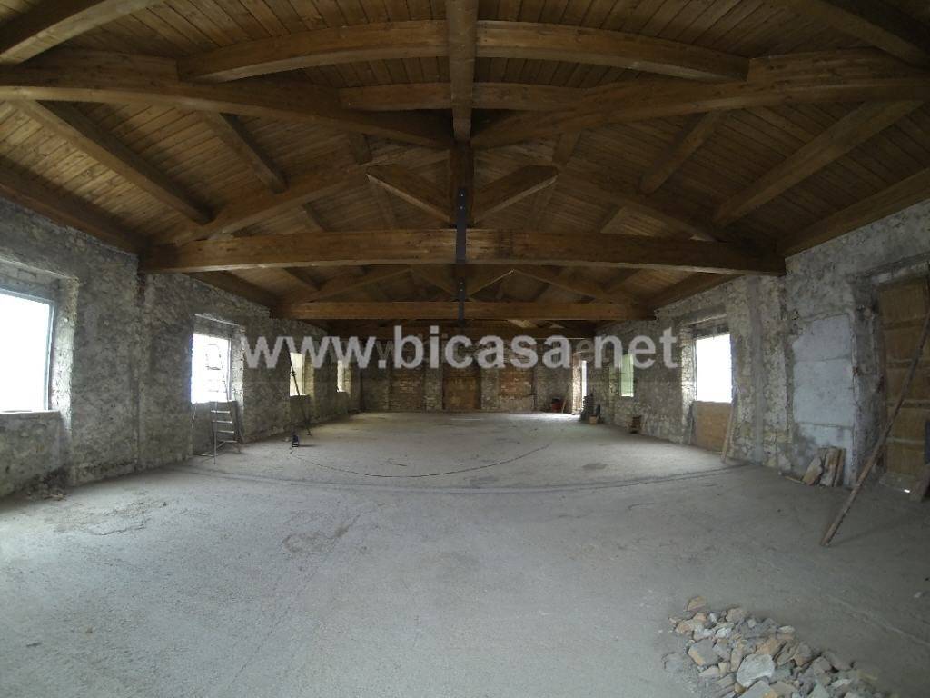 locale commerciale in vendita a Carpegna