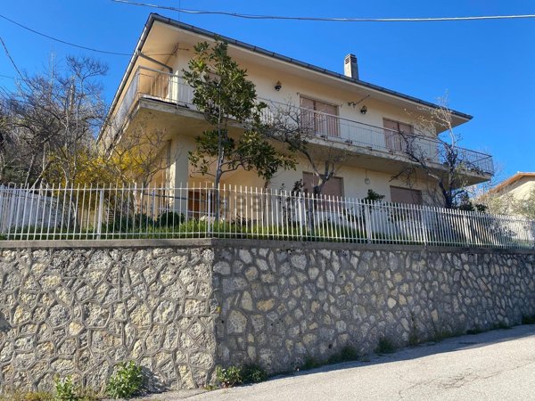 casa indipendente in vendita a Carpegna