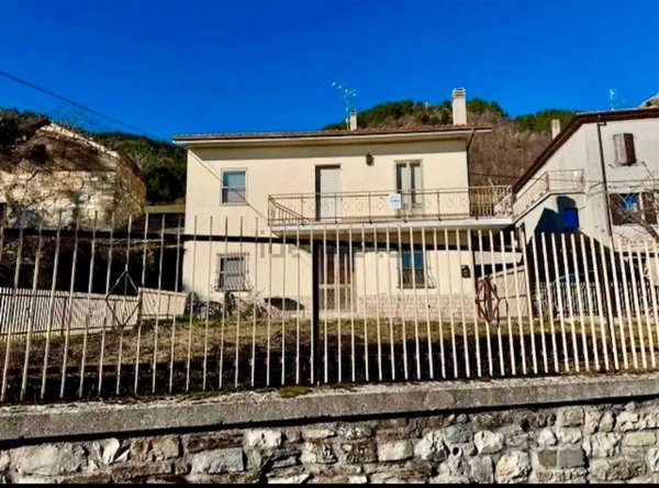 casa indipendente in vendita a Carpegna