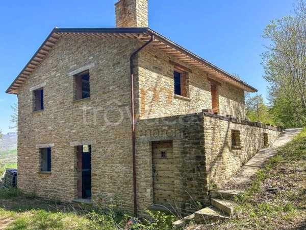 casa indipendente in vendita a Carpegna in zona Genghe