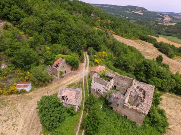 casa indipendente in vendita a Carpegna in zona Genghe