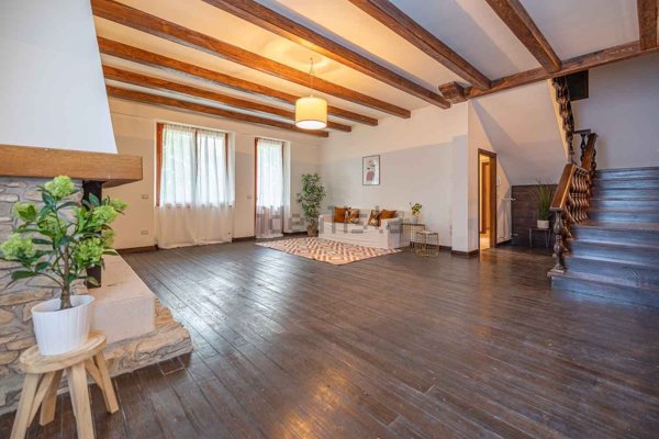casa indipendente in vendita a Carpegna in zona Genghe