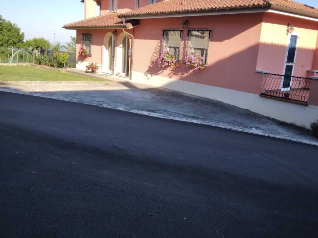 casa indipendente in vendita a Carpegna in zona Genghe