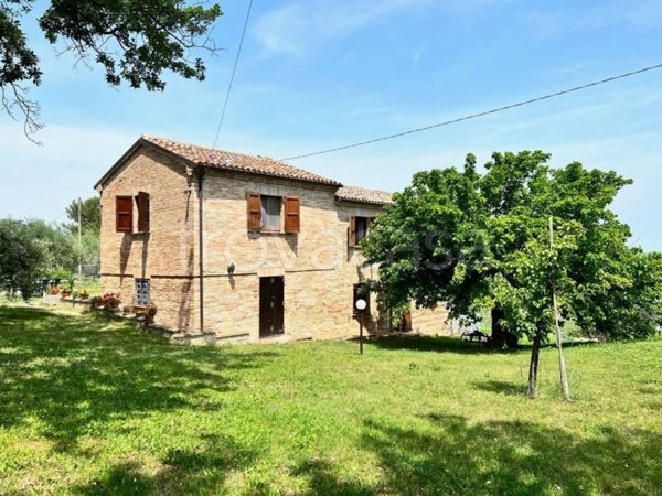 casa indipendente in vendita a Cartoceto in zona Sant'Anna