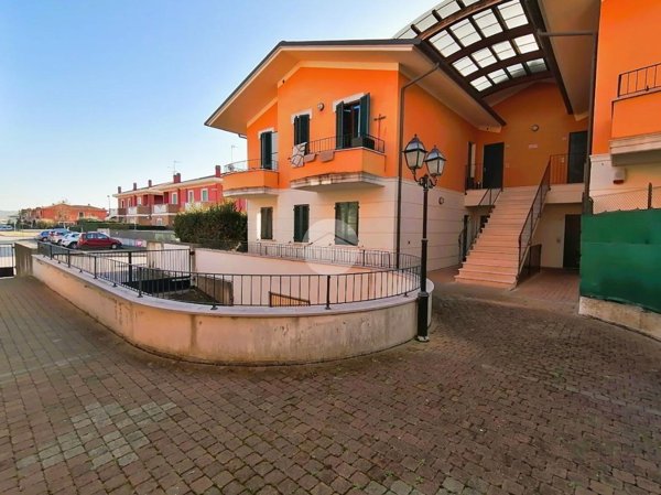 appartamento in vendita a Cartoceto in zona Lucrezia