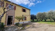 casa indipendente in vendita a Cartoceto in zona Lucrezia