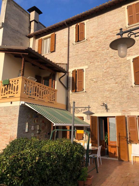 casa indipendente in vendita a Cartoceto