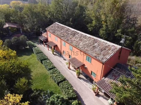 appartamento in vendita a Cartoceto in zona Lucrezia
