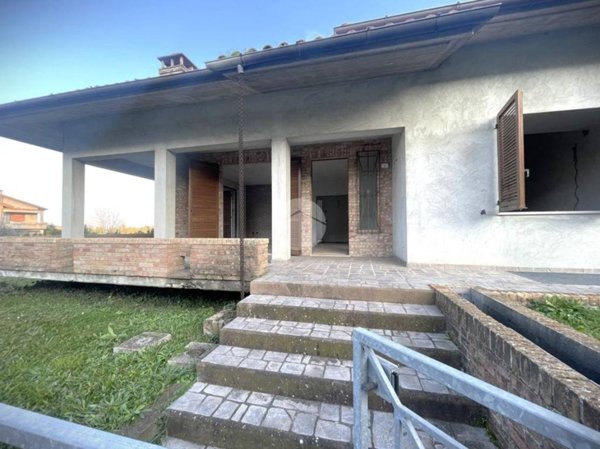casa indipendente in vendita a Cartoceto in zona Lucrezia