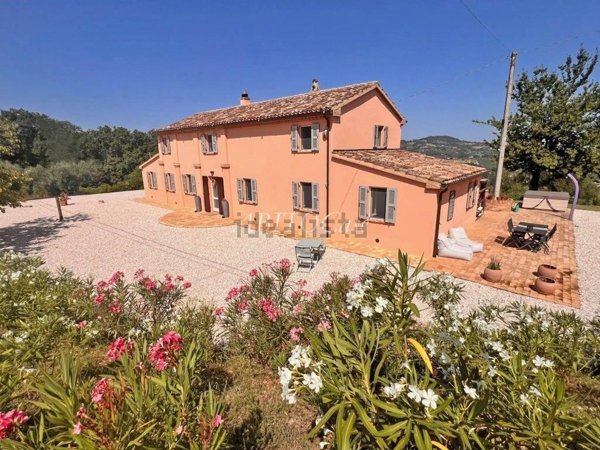 casa indipendente in vendita a Cartoceto