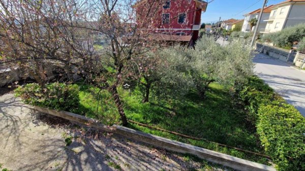 appartamento in vendita a Cartoceto in zona Lucrezia