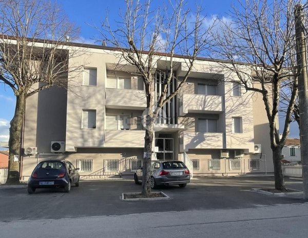 appartamento in vendita a Cartoceto in zona Lucrezia