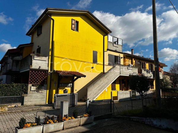 appartamento in vendita a Cartoceto in zona Lucrezia
