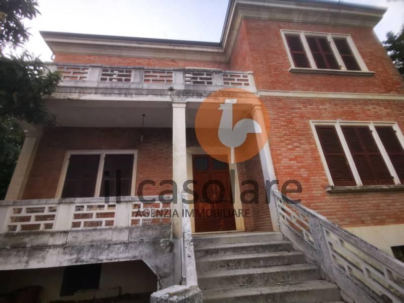 casa indipendente in vendita a Cartoceto