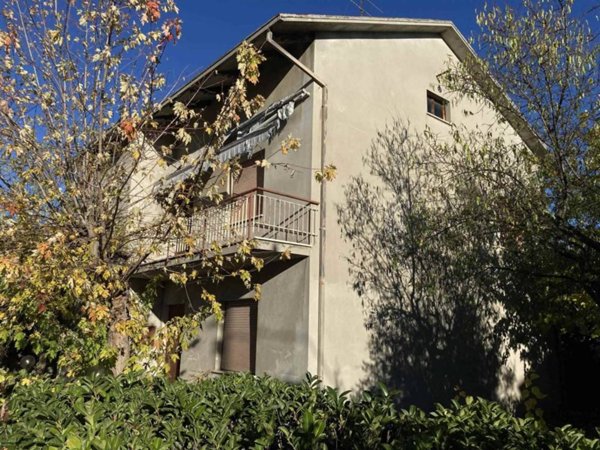 casa indipendente in vendita a Cartoceto in zona Lucrezia