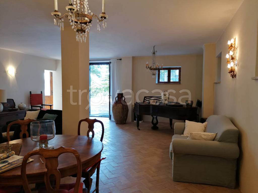casa indipendente in vendita a Cartoceto
