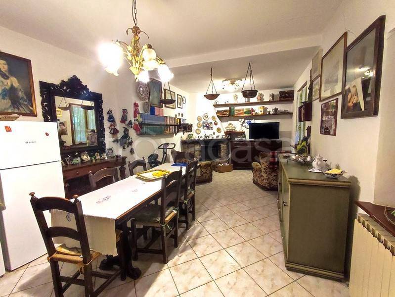 casa indipendente in vendita a Cartoceto in zona Lucrezia