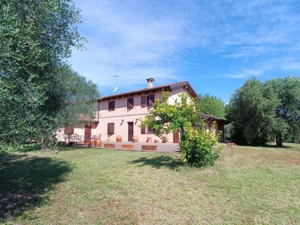 casa indipendente in vendita a Cartoceto in zona Lucrezia