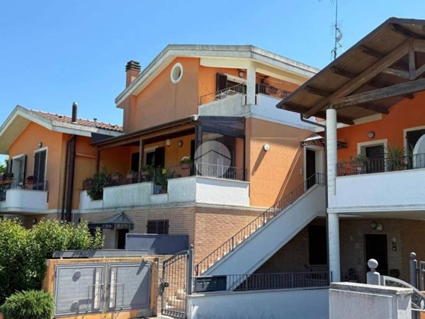 appartamento in vendita a Cartoceto in zona Lucrezia