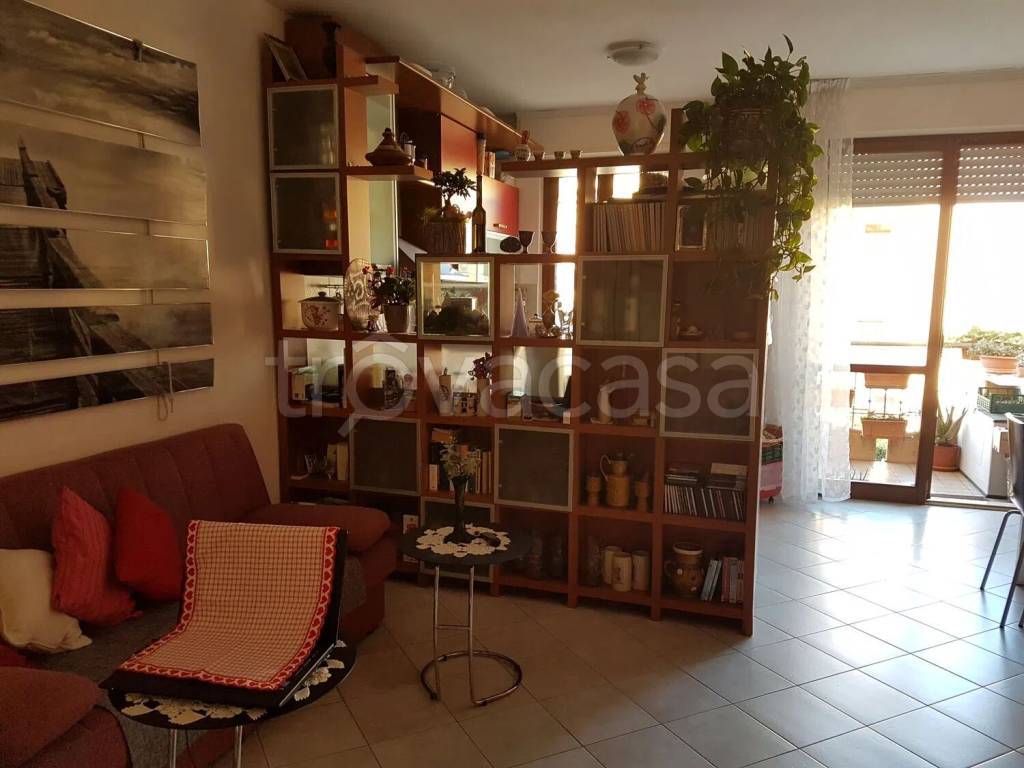 appartamento in vendita a Cartoceto in zona Lucrezia