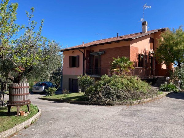 casa indipendente in vendita a Cartoceto