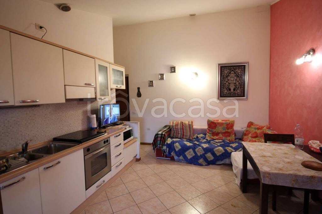 appartamento in vendita a Cartoceto in zona Lucrezia