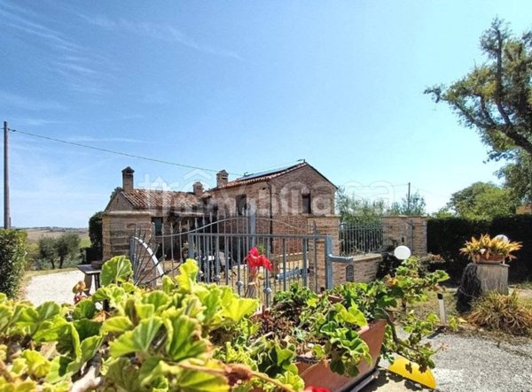 casa indipendente in vendita a Cartoceto in zona Sant'Anna