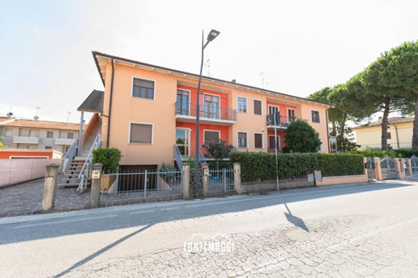 appartamento in vendita a Cartoceto in zona Lucrezia