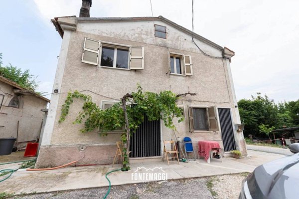 casa indipendente in vendita a Cartoceto in zona Ripalta