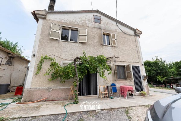 casa indipendente in vendita a Cartoceto in zona Ripalta