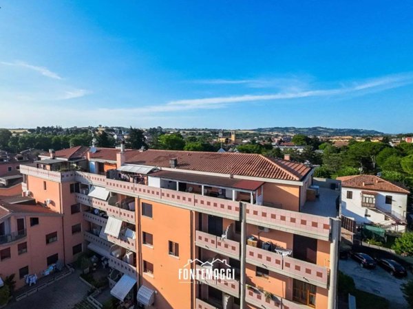appartamento in vendita a Cartoceto in zona Lucrezia