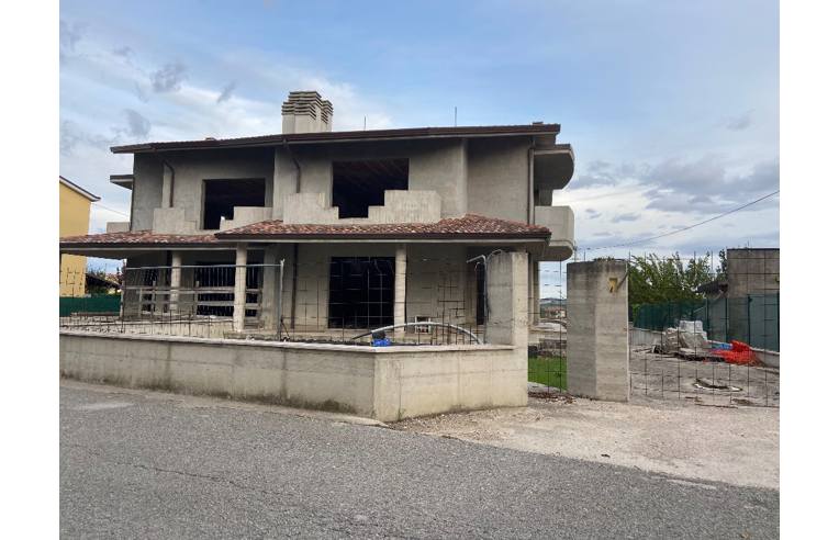 casa indipendente in vendita a Cartoceto in zona Lucrezia